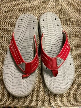 Columbia Men’s Red Strap Gray Foam Flip Flops